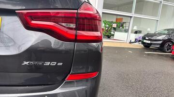 2022 BMW 2.0 30e 12kWh M Sport Auto xDrive Euro 6 5-door (Grey) - Image: 42