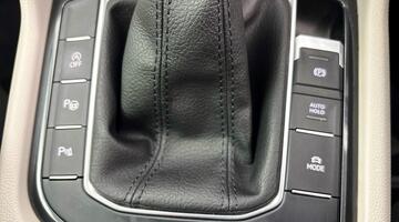 2022 Volkswagen 2.0 TDI Elegance DSG Euro 6 5-door (White) - Image: 25