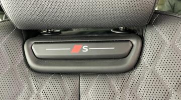 2025 Audi 100kWh Edition 1 Auto quattro 5-door (Black) - Image: 44