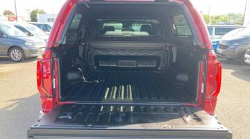 2025 Volkswagen 2.0 TDI Style Auto 4Motion Euro 6 4-door (Red) - Image: 22