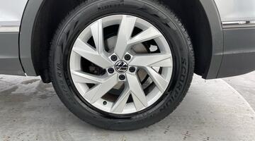 2021 Volkswagen 2.0 TDI Life DSG Euro 6 5-door (Silver) - Image: 33