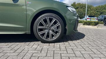 2025 Audi 1.0 TFSI 30 S line Sportback Euro 6 5-door (Green) - Image: 5