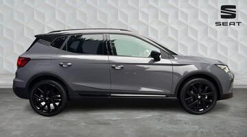 2025 SEAT 1.0 TSI FR Black Edition Euro 6 5-door (Grey) - Image: 4