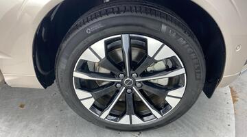 2025 Volvo 2.0 T8 18.8kWh Ultra Bright Auto Euro 6 5-door (Unlisted) - Image: 5