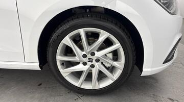 2025 SEAT 1.0 TSI FR DSG Euro 6 5-door (White) - Image: 5