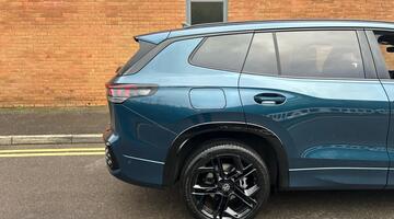 2025 Volkswagen TSI eHybrid 19.7kWh R-Line Edition DSG Euro 6 5-door (Blue) - Image: 16