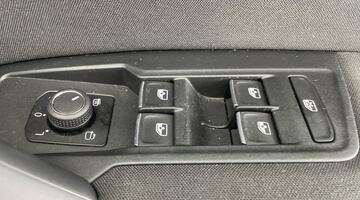 2022 Volkswagen TSI Active Euro 6 5-door (Black) - Image: 19