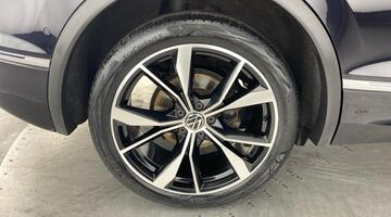 2022 Volkswagen TSI R-Line DSG Euro 6 5-door (Black) - Image: 27