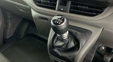 2025 Volkswagen 2.0 TDI T28 Commerce Plus FWD SWB Euro 6 5-door (White) - Image: 12