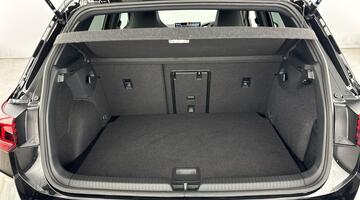 2025 Volkswagen TSI R-Line Euro 6 5-door (Black) - Image: 30