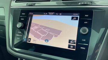 2023 Volkswagen TSI R-Line DSG Euro 6 5-door (Silver) - Image: 28