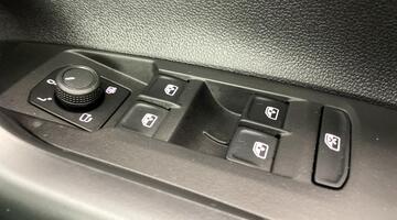 2025 Volkswagen 1.0 TSI Match Euro 6 5-door (Grey) - Image: 19