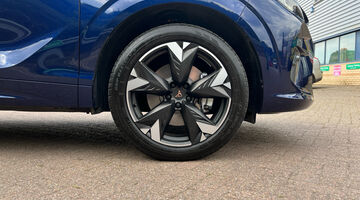 2025 CUPRA EHybrid 25.8kWh V2 DSG Euro 6 5-door (Blue) - Image: 5