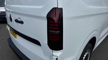 2025 Volkswagen 2.0 TDI T28 Commerce Plus FWD SWB Euro 6 5-door (White) - Image: 16