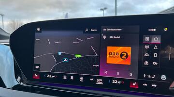 2025 Audi 2.0 TFSI S line S Tronic Euro 6 5-door (Red) - Image: 7