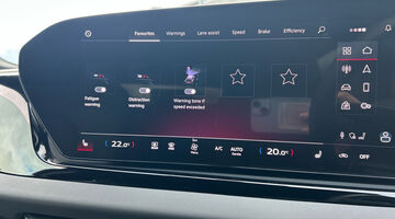 2025 Audi 2.0 TFSI S line S Tronic Euro 6 5-door (Red) - Image: 31