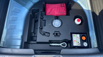 2019 Nissan Tekna XTRON Euro 6 5-door (Blue) - Image: 34