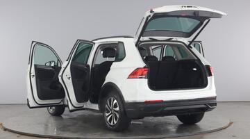 2022 Volkswagen TSI Active Euro 6 5-door (White) - Image: 11
