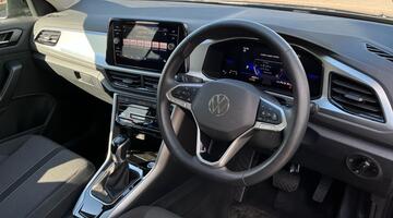 2025 Volkswagen TSI Match DSG Euro 6 5-door (Black) - Image: 6