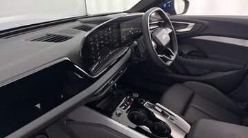 2025 Audi 2.0 TFSI S line Saloon S Tronic Euro 6 5-door (Blue) - Image: 2