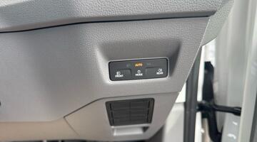 2025 Volkswagen 2.0 TDI 600 Auto Euro 6 4-door (Beige) - Image: 34