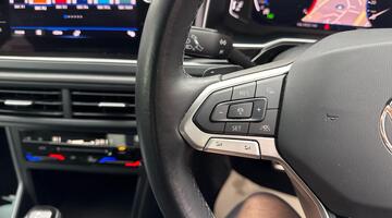 2023 Volkswagen 1.0 TSI R-Line DSG Euro 6 5-door (Black) - Image: 28