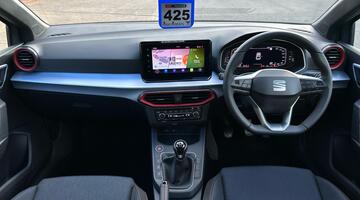 2025 SEAT 1.0 TSI FR Black Edition Euro 6 5-door (Grey) - Image: 8