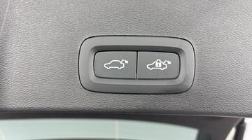 2024 Volvo 2.0 B3 MHEV Plus DCT Auto Euro 6 5-door (White) - Image: 16