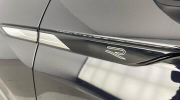 2022 Volkswagen TSI R-Line DSG Euro 6 5-door (Black) - Image: 37
