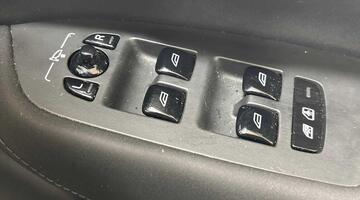 2025 Volvo 2.0 T8 18.8kWh Ultra Dark Auto 4WD Euro 6 5-door (Silver) - Image: 25