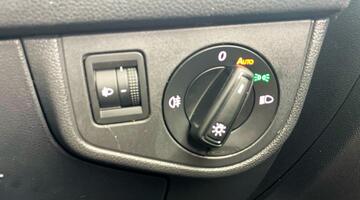 2025 Volkswagen 1.0 TSI Match Euro 6 5-door (Blue) - Image: 20