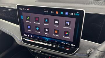 2025 Volkswagen ETSI MHEV R-Line DSG Euro 6 5-door (Grey) - Image: 18