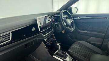 2024 Volkswagen TSI R-Line DSG Euro 6 5-door (Black) - Image: 2