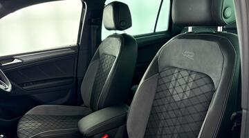 2021 Volkswagen TSI R-Line DSG Euro 6 5-door (Black) - Image: 32