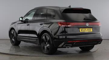 2025 Volkswagen 3.0 TDI V6 Black Edition Tiptronic 4Motion Euro 6 5-door (Black) - Image: 3