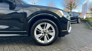 2024 Audi TFSI CoD 35 S line S Tronic Euro 6 5-door (Black) - Image: 5