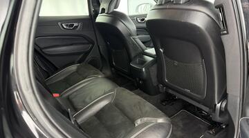 2019 Volvo 2.0 D4 R-Design Auto Euro 6 5-door (Black) - Image: 27