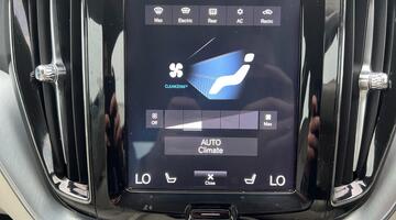 2017 Volvo 2.0 D4 Momentum Auto Euro 6 5-door (Black) - Image: 44