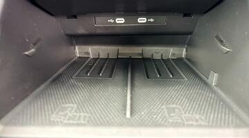 2025 Volkswagen ETSI MHEV Life DSG Euro 6 5-door (Red) - Image: 13