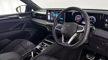 2025 Volkswagen ETSI MHEV R-Line DSG Euro 6 5-door (Black) - Image: 6