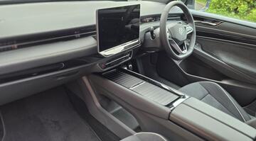 2025 Volkswagen Pro 77kWh Match Plus Fastback Auto 5-door (Multicolour) - Image: 22