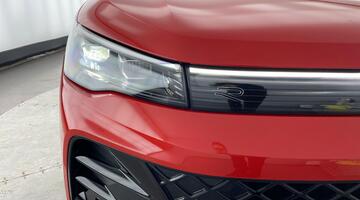 2025 Volkswagen 2.0 TDI R-Line DSG Euro 6 5-door (Red) - Image: 43