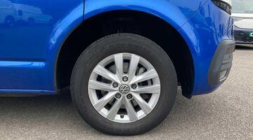 2023 Volkswagen 2.0 TDI T30 Highline FWD SWB Euro 6 5-door (Blue) - Image: 5