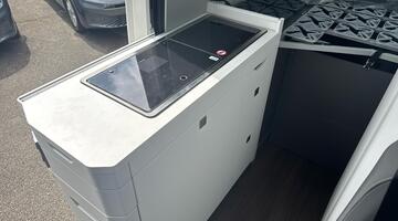 2025 Volkswagen 2.0 TDI 600 Auto Euro 6 4-door (Beige) - Image: 25