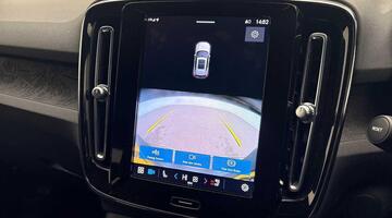 2022 Volvo Recharge 69kWh Plus Auto 5-door (Green) - Image: 42