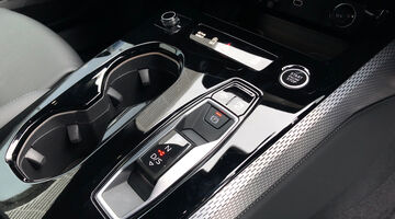 2025 Audi 2.0 TFSI S line Saloon S Tronic Euro 6 5-door (Blue) - Image: 11