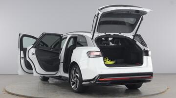 2025 Volkswagen Pro 77kWh Match Tourer Auto 5-door (White) - Image: 1