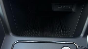 2025 Volkswagen 1.0 TSI Match DSG Euro 6 5-door (Black) - Image: 31