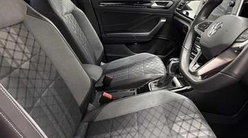 2025 Volkswagen 2.0 TDI R-Line DSG Euro 6 5-door (Grey) - Image: 10