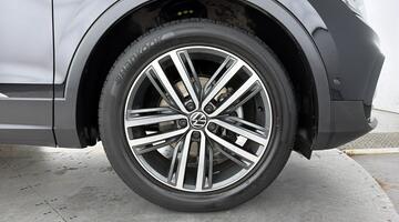 2023 Volkswagen TSI Elegance DSG Euro 6 5-door (Black) - Image: 5